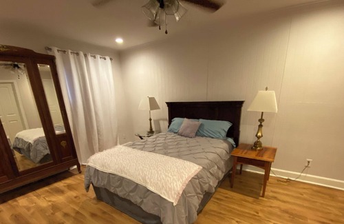 Crowley House | Glendale Red Stone