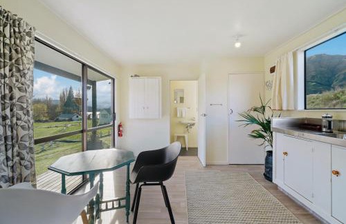 Wanaka House | Glendhu Station Cottage - Glendhu Bay Holiday Home