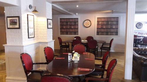 Kilkenny House | Glendine Inn