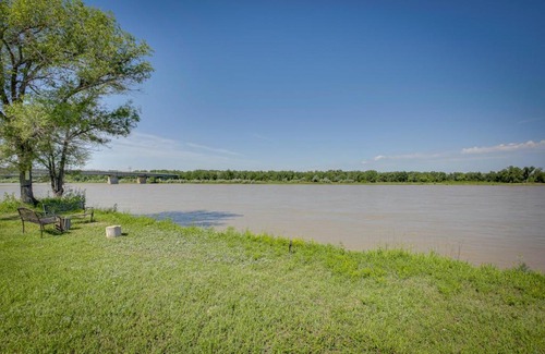 Glendive House | Glendive Getaway with Yellowstone River Access!