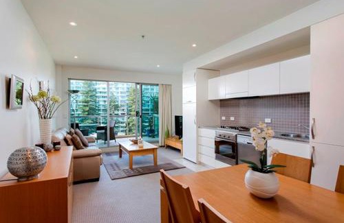 Glenelg Apartment | Glenelg Holiday Apartments-Pier Direct Beach Front Free Parking