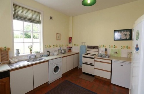 Aberargie Cottage | GLENFARG HOUSE, family friendly, with a garden in Glenfarg