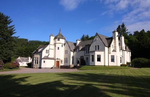 Aberargie Cottage | GLENFARG HOUSE, family friendly, with a garden in Glenfarg