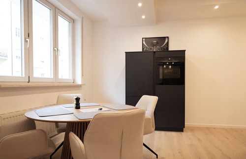 Neuschwabing Apartment | ღLiboria | Elegance at Josephsplatz