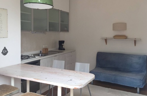 Tellaro Apartment | Glicine, unique location, independent apartment on the first floor of a villa