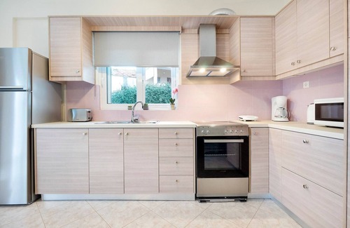 Nipos Apartment | Glikanisos House Nipos - ideal for hikers and families 2bd, 6pl, 10min to beach
