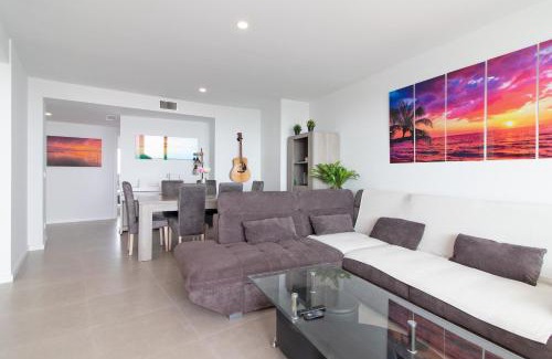 Canet de Berenguer Apartment | Global Properties, Apartamento de dos terrazas con vistas al mar y piscina en Canet