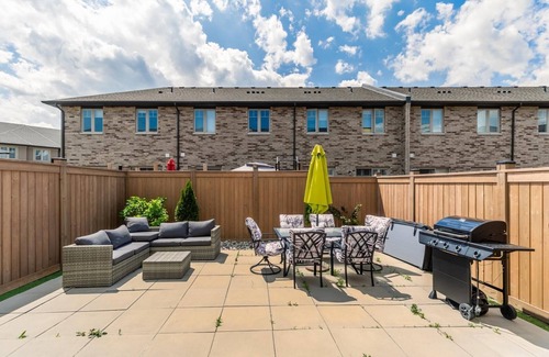 Stoney Creek Villa | GLOBALSTAY. 20 Ppl 5BR Townhome on the Lake. HotTub, Gym, BBQ