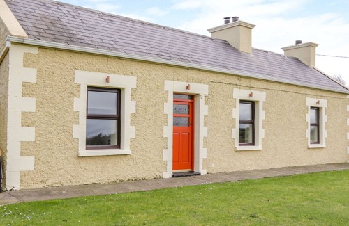 Connacht Cottage | GLOR COTTAGE, pet friendly, with a garden in Knock, County Mayo