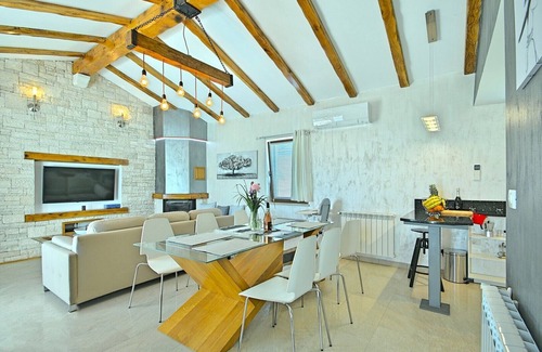 Nova Vas Villa | Gloria Vita - villa with private pool and indoor jacuzzi