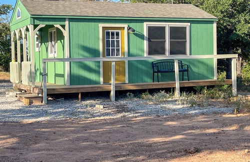 Eastland Cabin | Glorious 5 Lake Eastland Glamping Tiny Town Mockingbyrd