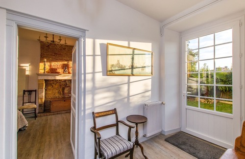 Bergerac Apartment | Glorious riverside town apartment with private garden overlooking La Dordogne .