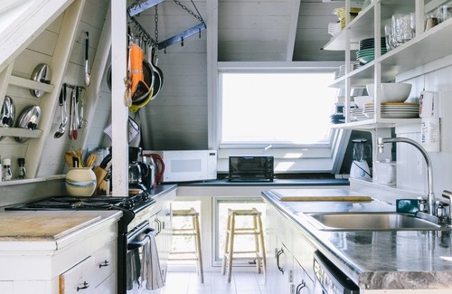 Aquinnah House | Glorious Water View, private beach