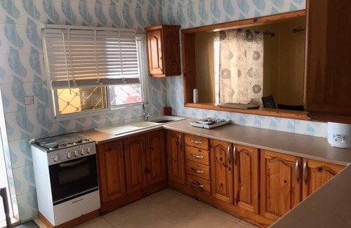 Brusubi House | Brusubi 2-Beds, Sleeps 6, Pet Friendly & Parking