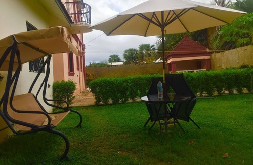 Brusubi House | Brusubi 2-Beds, Sleeps 6, Pet Friendly & Parking