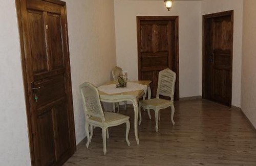 Ropa Resort | Gościniec Dworski w Ropie - Pokoje gościnne