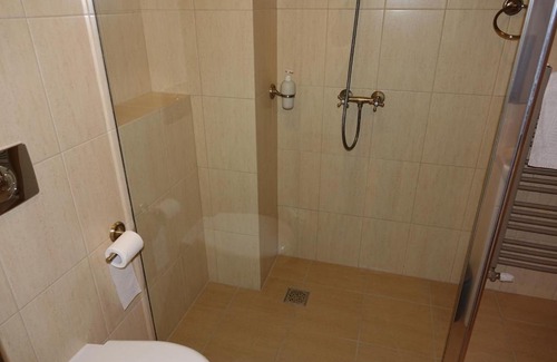 Ropa Resort | Gościniec Dworski w Ropie - Pokoje gościnne