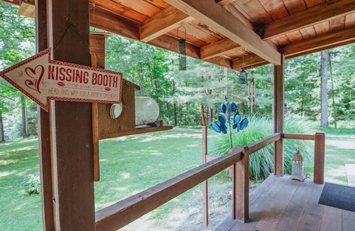 Nashville Cabin | Go fishing! Pet friendly! 4 miles to Nashville!