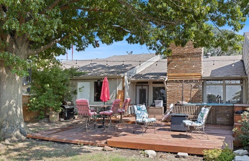 Rowlett House | Go jump in the Lake-Ray Hubbard
