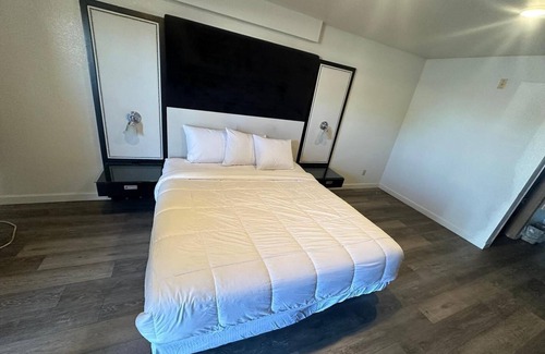El Paso Hotel | GO2 Inn & Suites by Relianse