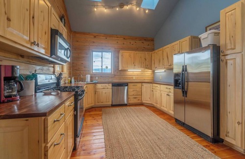 Livingston House | Goat Mountain Cabin: Mountain Views & Big Sky Comfort in Livingston