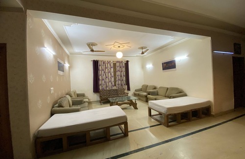 South West House | GoBravo 3Bhk for Parties Near Airport & Cyber City Gurgaon - Pet Friendly