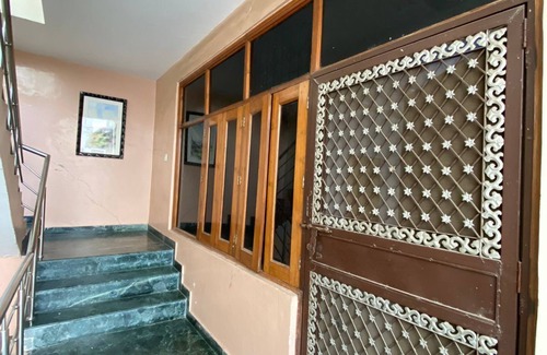 South West Apartment | GoBravo-3BHK Near Airport & Cyber Hub