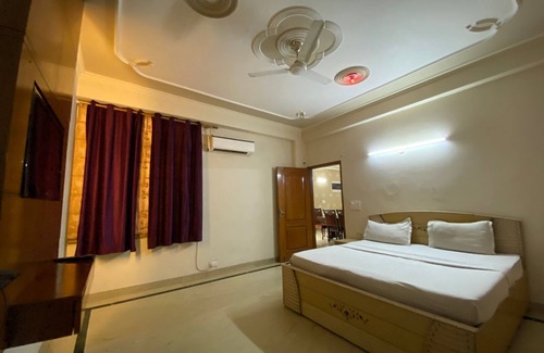 South West Apartment | GoBravo-3BHK Near Airport & Cyber Hub