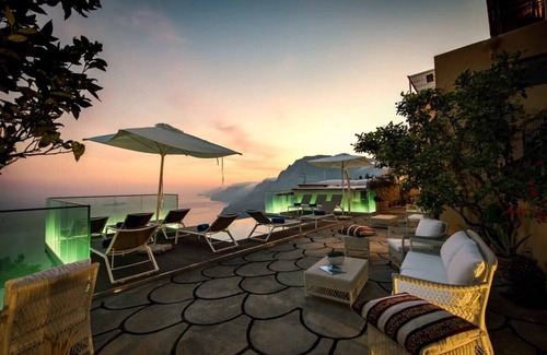 Path of the Gods Villa | Goddess Of Beauty Villa Where Land Meets Sky