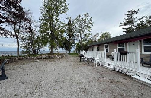 Ramara Cabin | Goffatt Island-your private island One bed cottage 206