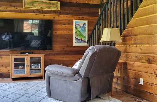 West Glacier Cabin | Going to the Sun Getaway ~ Located in West Glacier, Minutes from park entrance.