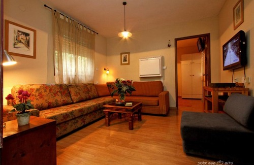 Ramot Cabin | Golan Rooms At Sagi Family Country Lodging