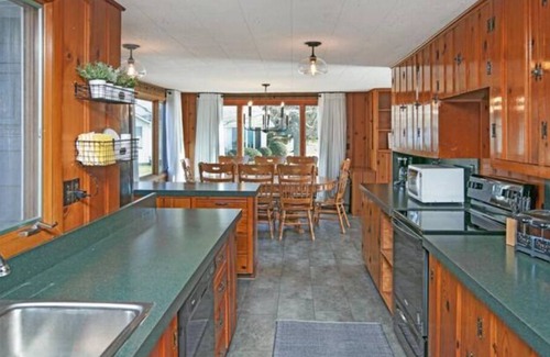 Edwardsburg Cottage | Gold Coast Cottage: Cute Lake Home, INCLUDED Pontoon, near Notre Dame