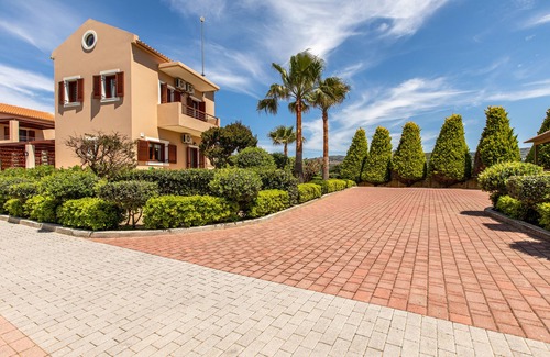 Nopigia Villa | Gold Crest Home in Drapanias Beach, Kissamos