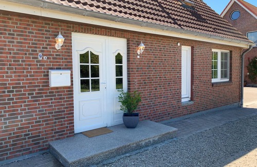Albertsdorf Apartment | Goldblick apartment with wood-burning stove, garden and proximity to the sandy beach on Fehmarn