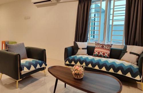 Taman Cahaya Tasek House | Golden 78 Ipoh Homestay