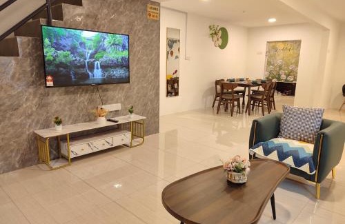 Taman Cahaya Tasek House | Golden 78 Ipoh Homestay