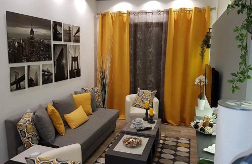 Aigaleo Apartment | 'Golden Aurora' Apartment With Elegant Style