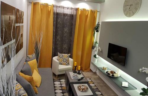 Aigaleo Apartment | 'Golden Aurora' Apartment With Elegant Style