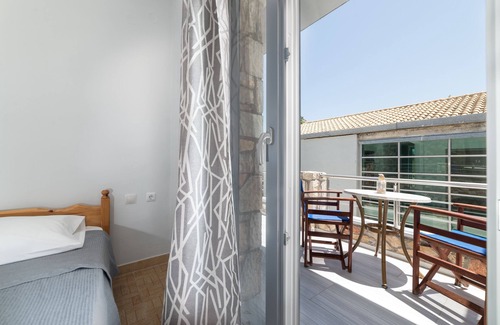 Alykes Apartment | Golden Dolphin Studios - Double Room with Sea View