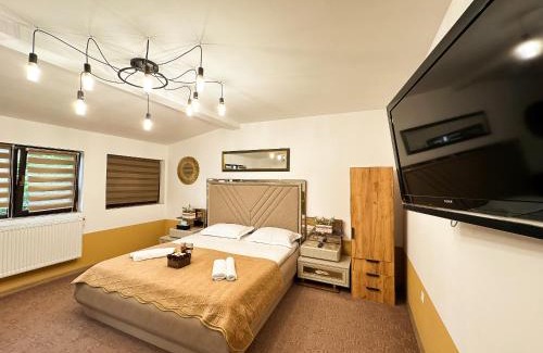 Craiova Apartment | Golden Escape - Charming Studio in Prime Location