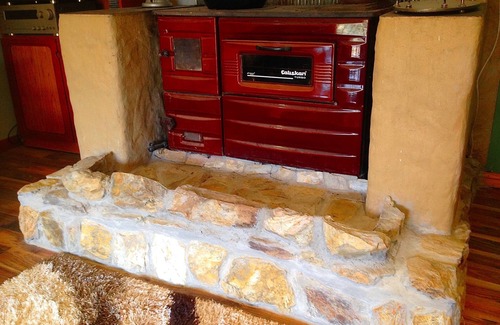 Bocoble Cottage | Golden Gully Cottage! - Pet friendly, Eco friendly!