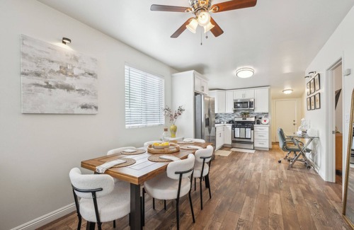 Stockton House | Golden Hill 3BR Sleeps 8 Near Zoo & Downtown