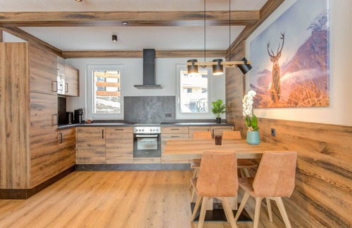Rauris Apartment | Golden Lodges Rauris Resort with ski storage