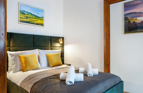 Stare Miasto Apartment | Golden Market Square Apartments by Tyzenhauz