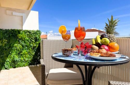 Albufeira Apartment | Golden Palm Condo by BeCherish