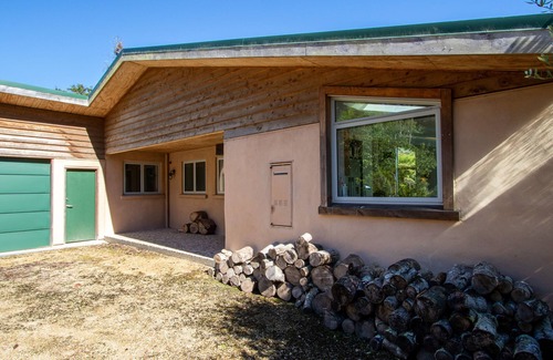 Rangihaeata House | Golden Paradise - Rangihaeata Holiday Home