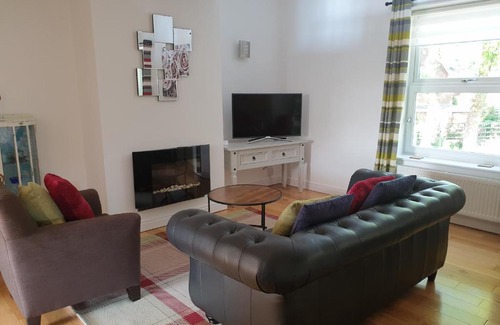Ainley Top Apartment | Golden Plover at Plover Cottage Lindley