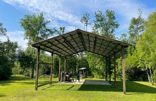 Clarksville House | Golden RV Retreat at Bear Creek