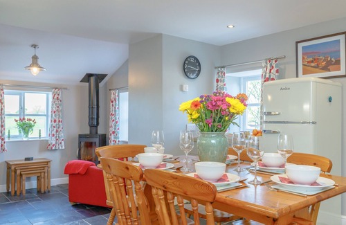 Sutton Cottage | GOLDEN SLACK COTTAGE, family friendly, with open fire in Wincle